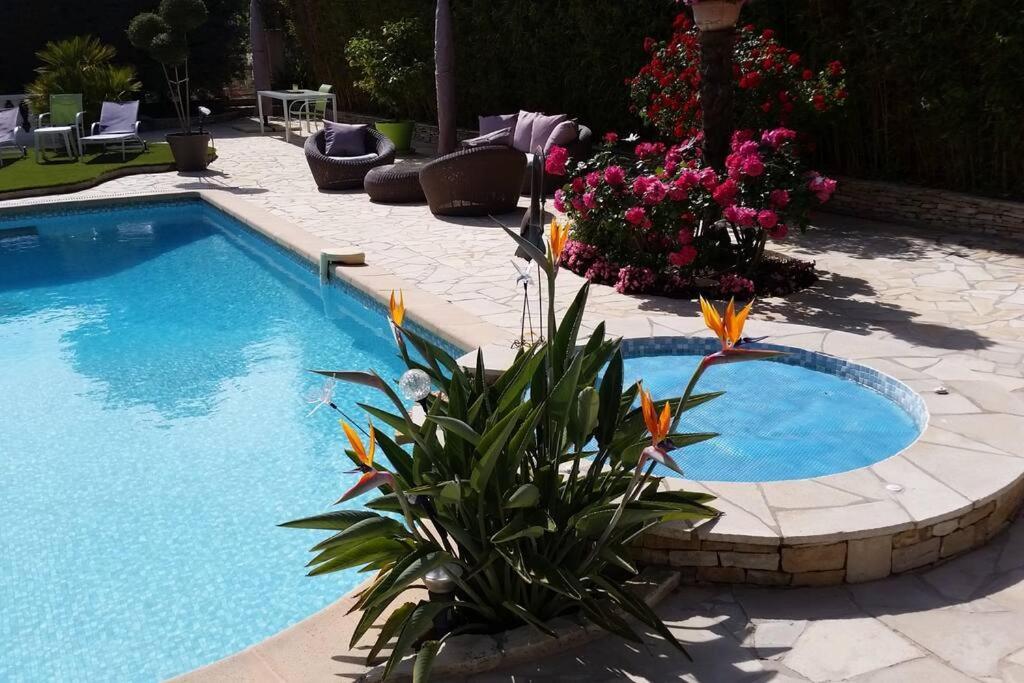 Dans De Charme, Piscine, Proche Cassis